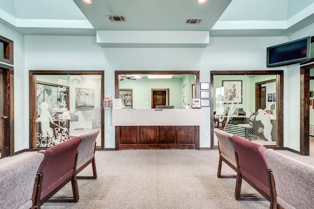 501 W Harwood Rd, Hurst, TX 76054